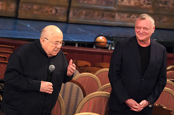 Сегодня коллективу театра "Et Cetera" был представлен новый заместитель художественного руководителя - Алексей  Туркалов