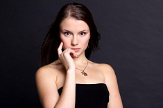 /mobile/news/segodnya-den-rozhdeniya-otmechaet-aktrisa-anna-dianova__1/