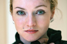 /mobile/news/segodnya-den-rozhdeniya-otmechaet-aktrisa-nataliya-zhitkova-1/