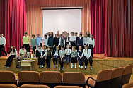 /news/teatr-v-shkole-master-klass-po-grimu-marii-maksimovoy-dlya-uchenikov-shkoly-2100/