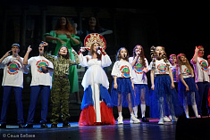 /mobile/news/v-teatre-et-cetera-sostoyalsya-blagotvoritelnyy-festival-tvoi-talanty-tak-nuzhny-planete/