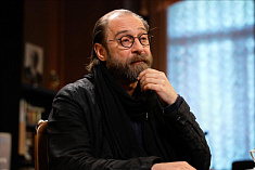 /mobile/news/segodnya-den-rozhdeniya-otmechaet-teatralnyy-rezhisser-vladimir-pankov_1/