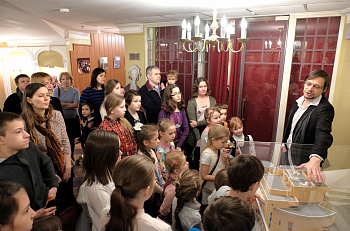 День театра для детей: экскурсия, читка и встреча с писателем А.Блиновым
