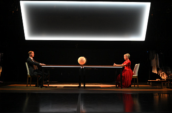 16, 17 и 25 сентября состоится премьера спектакля "Сцены из супружеской жизни" И.Бергмана