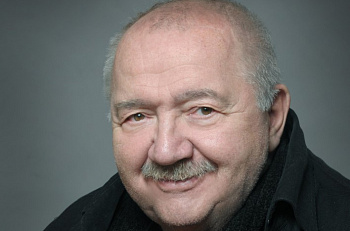 Роберт Стуруа