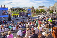 /news/21-iyunya-teatr-et-cetera-primet-uchastie-v-festivale-teatralnye-vykhodnye-v-parke-zaryade/