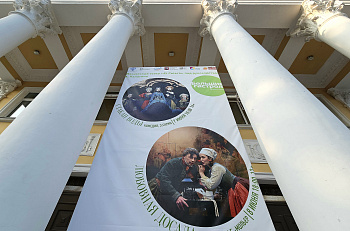 "Большие гастроли" театра "Et Cetera" в Озерске: спектакль "Любовная досада" Ж.-Б.Мольера