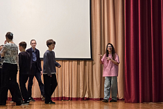 /mobile/news/teatr-v-shkole-master-klass-aktrisy-ekateriny-egorovoy-dlya-uchenikov-shkoly-2100/