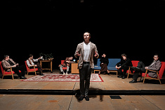 /mobile/news/registratsiya-na-otkrytuyu-repetitsiyu-spektaklya-pyat-lozhek-eliksira-bratev-strugatskikh/