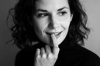 Сборник «Заметки. Поиск» актрисы Елизаветы Рыжих в книжной лавке "Et Cetera"