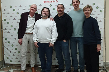 Артисты "Et Cetera" посетили Военный клинический госпиталь им. А.Вишневского