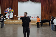 «Театр в школе»: мастер-класс актера Федора Бавтрикова для учеников МЦХШ при РАХ